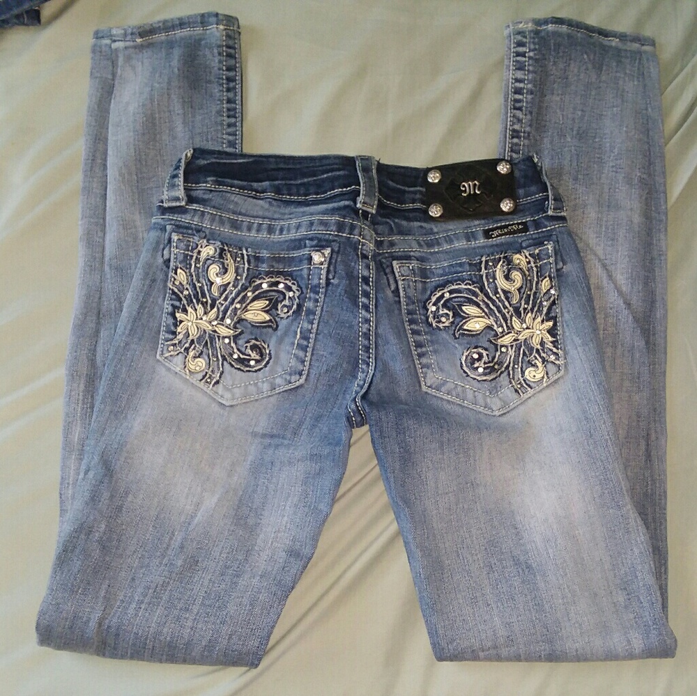 SOLD Gorgeous Womans skinny miss me jeans